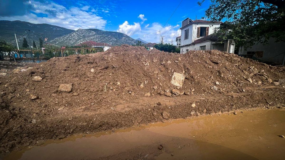 Μεγάλες προσπάθειες για την αποκατάσταση των ζημιών σε Βόλο, Β. Εύβοια, Λάρισα, Καρδίτσα [vid]