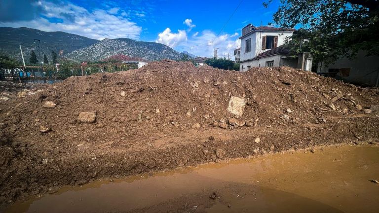 Μεγάλες προσπάθειες για την αποκατάσταση των ζημιών σε Βόλο, Β. Εύβοια, Λάρισα, Καρδίτσα [vid]