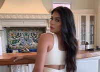 Amanda Trivizas: Χαμός στο διαδίκτυο με τη γυμνόστηθη selfie την ώρα που κάνει …