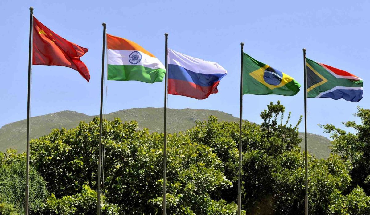 Στα απόνερα της επέκτασης των BRICS: Οι άγνωστες κινήσεις για την «έξοδο» από το δολάριο