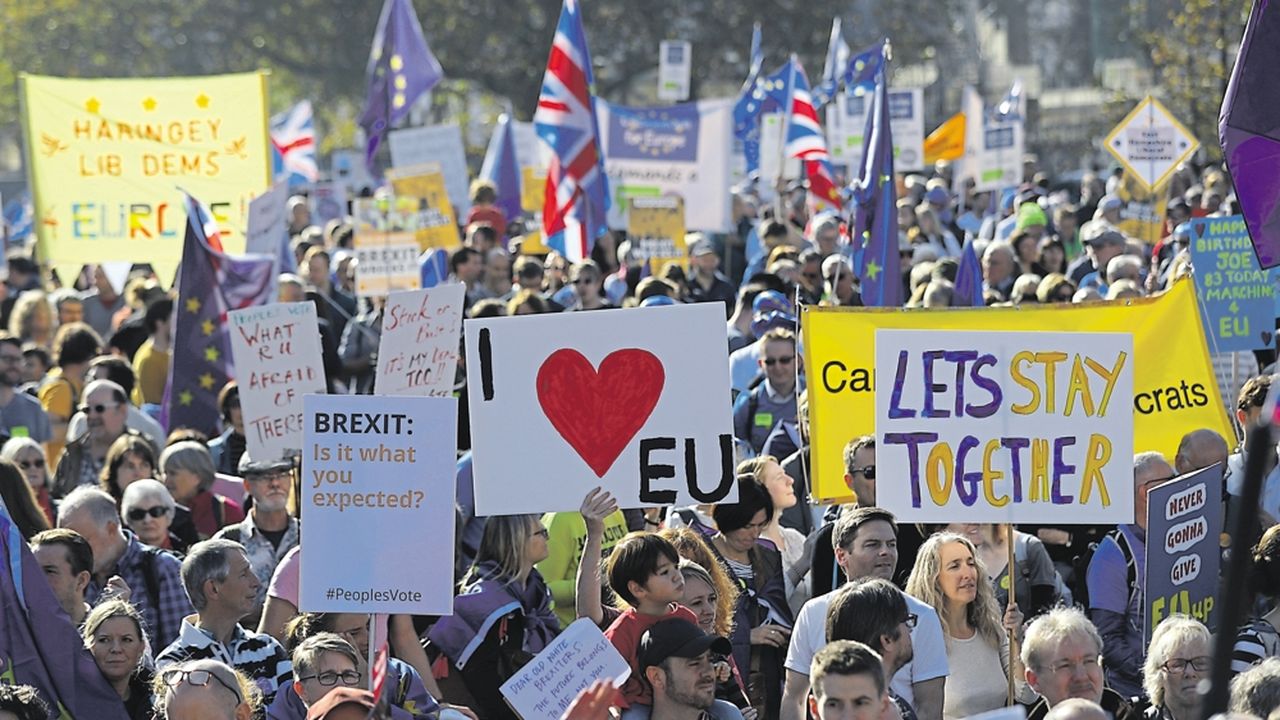 Μ. Βρετανία: Μεγάλη διαδήλωση για την επιστροφή στην EE
