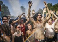 Ολλανδία: Διαδηλώσεις κατά κρατικών επιδοτήσεων στη βιομηχανία ορυκτών καυσίμων – Πολλές συλλήψεις