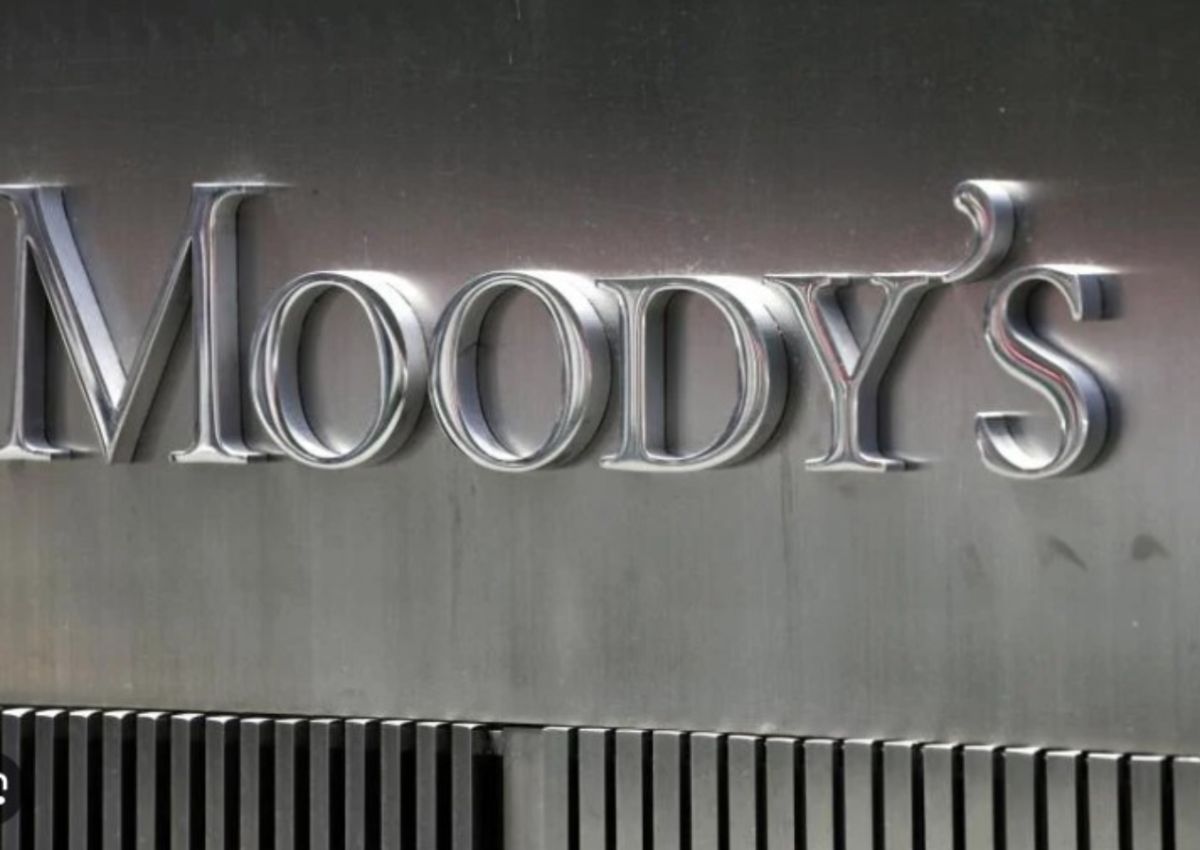 Moody’s: Αναβάθμισε στο Ba1 την Ελλάδα – Ένα «βήμα» από την επενδυτική βαθμίδα