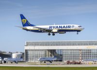 Ryanair: “Πολιτικώς αδύνατος” ο καθορισμός ελάχιστης τιμής εισητηρίου από την ΕΕ