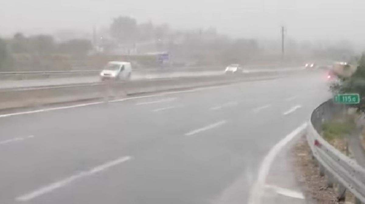 Από το ρεύμα προς Πάτρα η κυκλοφορία στην Ολυμπία Οδό και προς τις δύο κατευθύνσεις, στο ύψος του Αιγίου