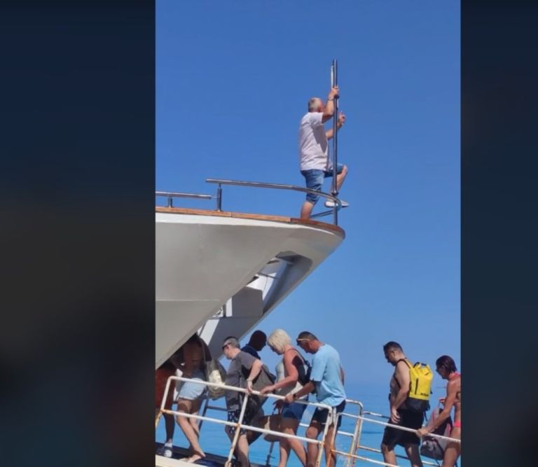 Μερακλής καπετάνιος υποδέχεται τους ταξιδιώτες με Βασίλη Καρρά και «από τον βορρά μέχρι το νότο» [vid]