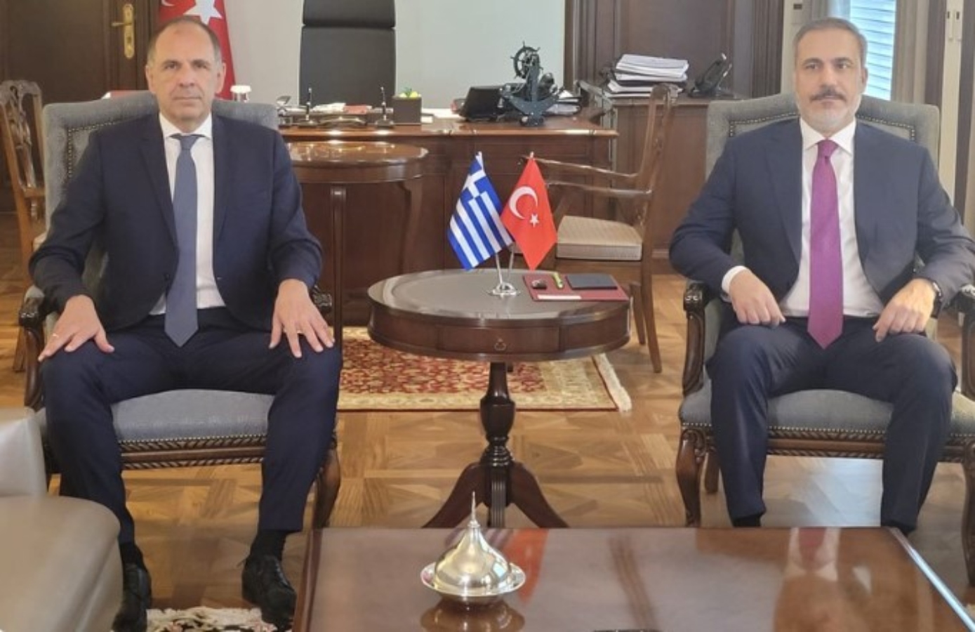 Σε εξέλιξη η συνάντηση Γεραπετρίτη-Φιντάν στην Άγκυρα [vid]