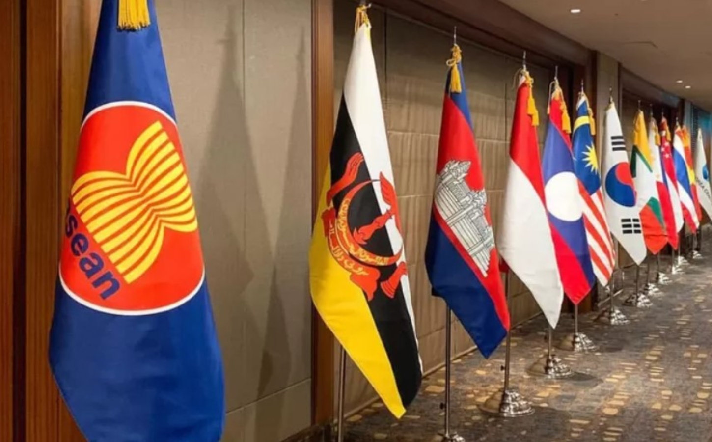 ASEAN: Οι ηγέτες της Νοτιοανατολικής Ασίας συναντώνται εν μέσω ρήξεων [vid]