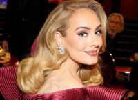 Η Adele κρατά απόσταση από τους θαυμαστές της και σταματά τις selfies λόγω covid