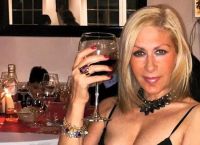 Έφη Σαρρή: «Θέλω ο άντρας να μου λέει ‘yes, madam’» [vid]