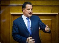 Άδωνις: Άλλο αθρόα πρόσληψη μεταναστών και άλλο συντεταγμένη μετάκληση