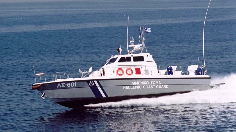 Αγαθονήσι: Ναυάγιο με μετανάστες – Έχουν διασωθεί 17 άτομα