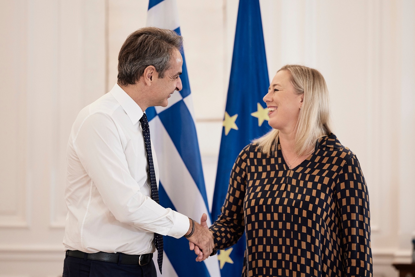 Μητσοτάκης στην Επίτροπο Διεθνών Εταιρικών Σχέσεων: Η Ευρώπη να κάνει περισσότερα για την κλιματική κρίση