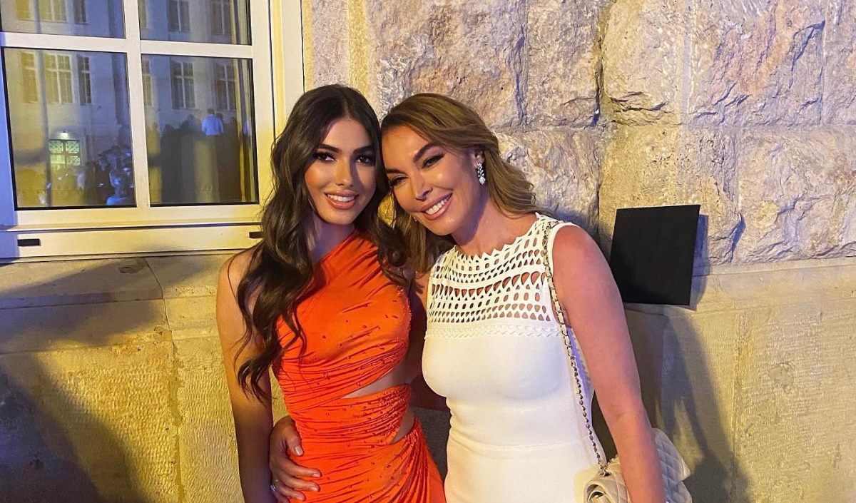 Τατιάνα Στεφανίδου: Βραδινή έξοδος glam στη Νέα Υόρκη με την κουκλάρα κόρη της, Λυδία