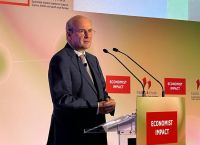 Χατζηδάκης: Η αναβάθμιση ένδειξη εμπιστοσύνης και υποχρέωση να συνεχίσουμε με σοβαρότητα