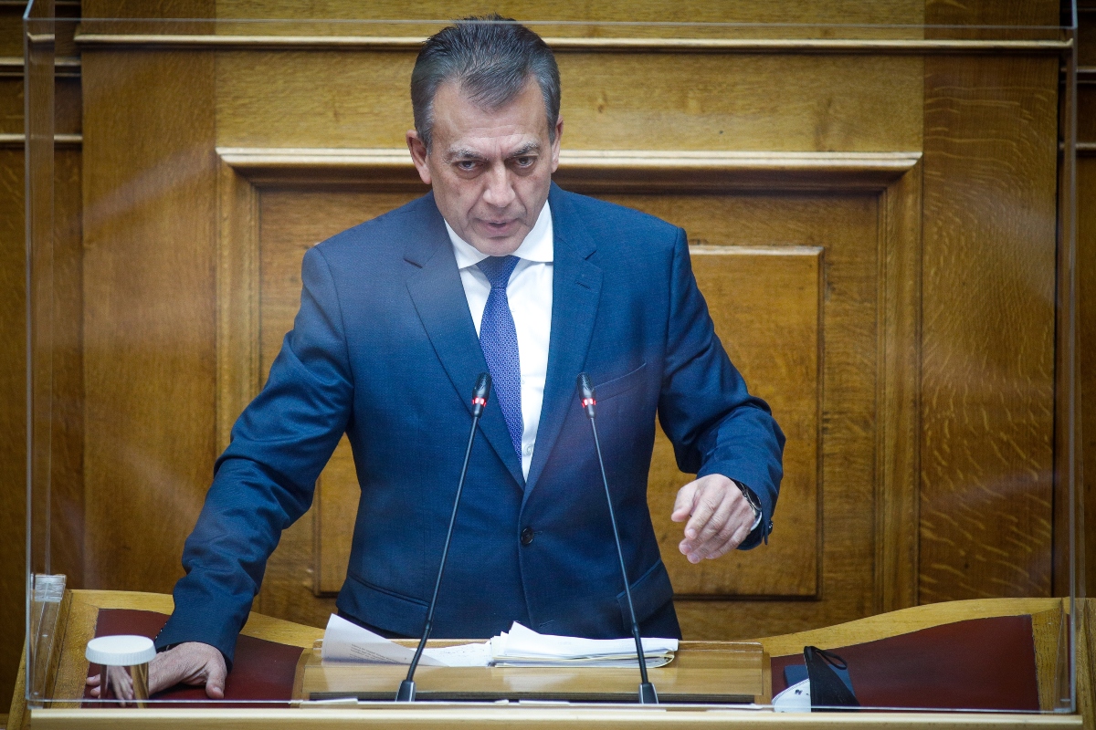 Βρούτσης: Πώς θα γίνονται οι έλεγχοι στα γήπεδα – Χωρίς φιλάθλους αν δεν λειτουργούν οι κάμερες
