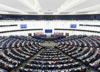Ευρωβουλευτές: Αυστηρότεροι κανόνες διαφάνειας μετά το Qatargate