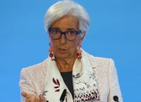 “Σφίγγα” η Λαγκάρντ για τα επιτόκια της ΕΚΤ