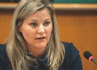 Ολλανδή ΥΠΕΞ: Η Ελλάδα δυσχεραίνει την πολιτική της Ε.Ε. απέναντι στην Κίνα