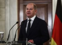 Ο Σολτς καλεί τον Πούτιν να αποσύρει τις ρωσικές στρατιωτικές δυνάμεις από την Ουκρανία