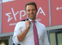 Κασσελάκης: Νέα πολιτική ή μεταπολιτική; Κασσελάκης: Νέα πολιτική ή μεταπολιτική;