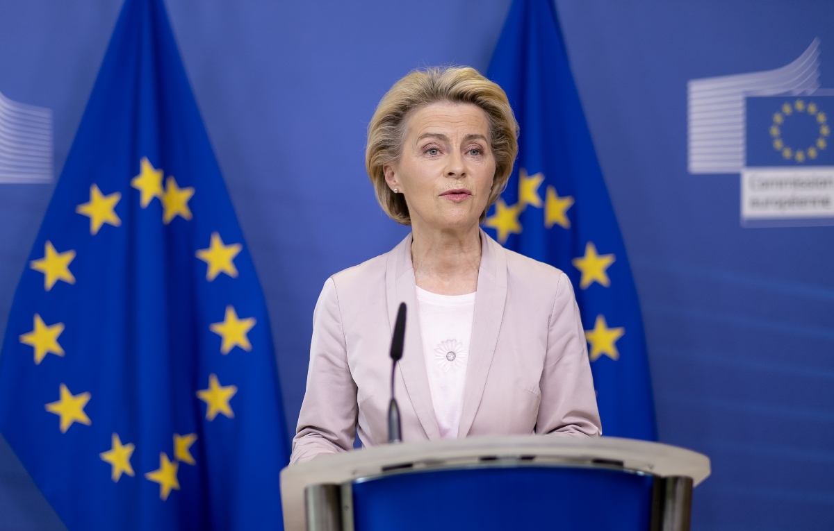 Κομισιόν: Αναστολή πληρωμών και επανεξέταση κάθε βοήθειας προς την Παλαιστίνη