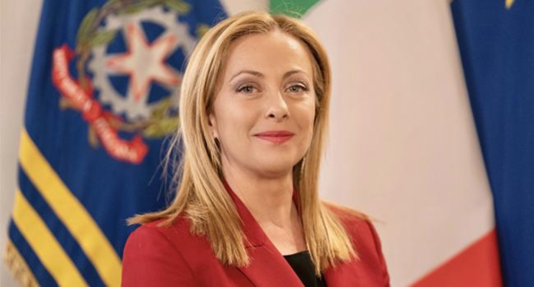Μελόνι: Η κυβέρνηση επιτίθεται στη δικαιοσύνη για το μεταναστευτικό