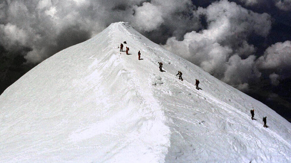 Mont Blanc: Η ψηλότερη κορυφή της Δυτικής Ευρώπης συρρικνώνεται