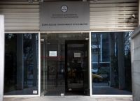 Χώρους παράνομης εμφιάλωσης νοθευμένων ποτών εντόπισε το ΣΔΟΕ στην Αττική