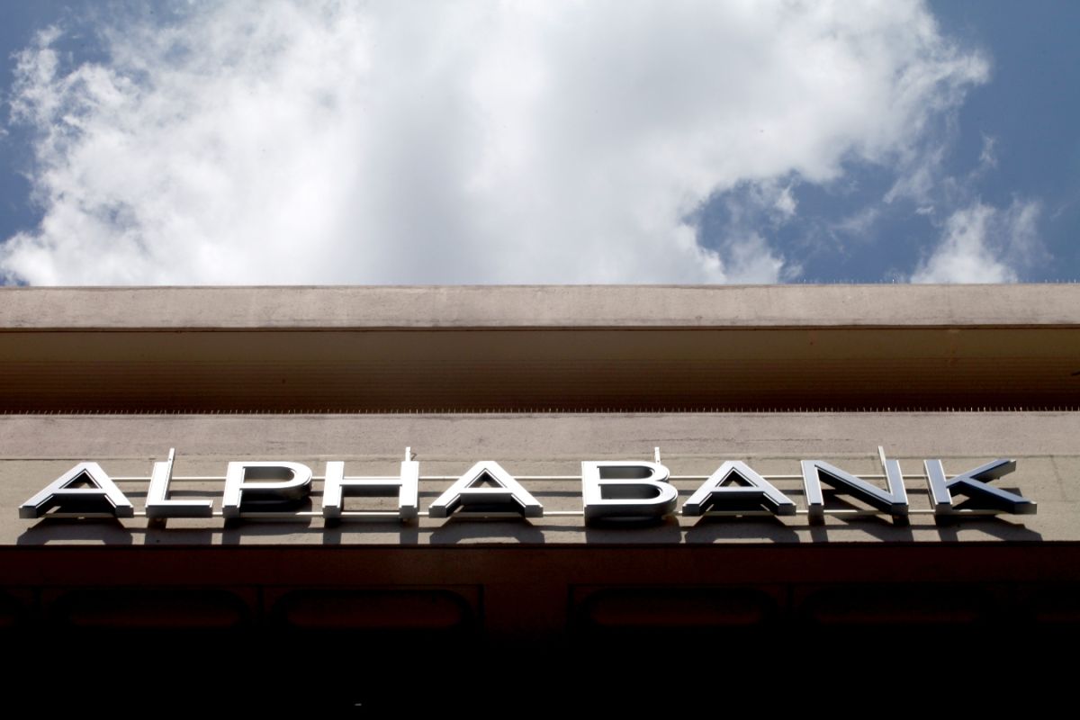 Έναντι 293.482.235,61 ευρώ πουλήθηκε το 9% των μετοχών της Alpha Bank