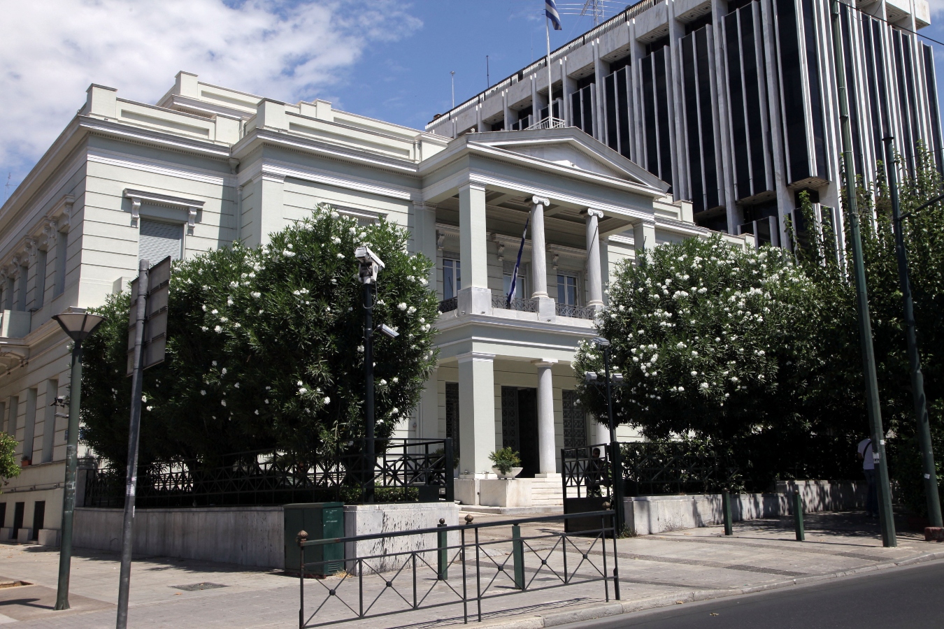 ΥΠΕΞ: Σύσταση για αποφυγή επισκέψεων σε Ισραήλ, Παλαιστινιακά Εδάφη και Λίβανο [vid]