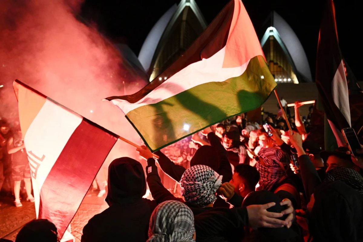 Αυστρία: Πολίτες συγκεντρώθηκαν στη Βιέννη σε ένδειξη αλληλεγγύης στους Παλαιστίνιους