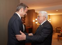 Μητσοτάκης σε Αμπάς: «Διαχρονική η στήριξη της Ελλάδας στη λύση δύο κρατών»