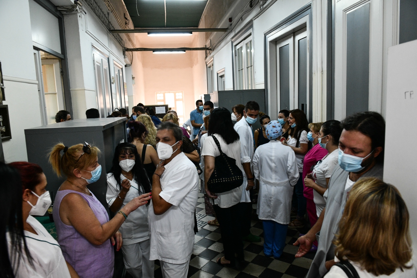 Υπουργείο Υγείας: Αυξάνει τον αριθμό παθολόγων και γενικών ιατρών