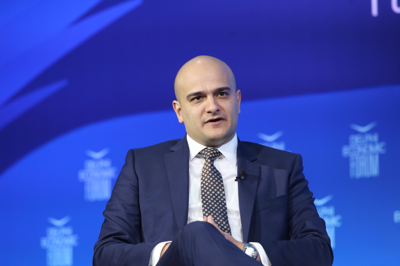 Ξιφαράς: Στην Κίνα για την επιθεώρηση του πρώτου ηλεκτρικού λεωφορείου