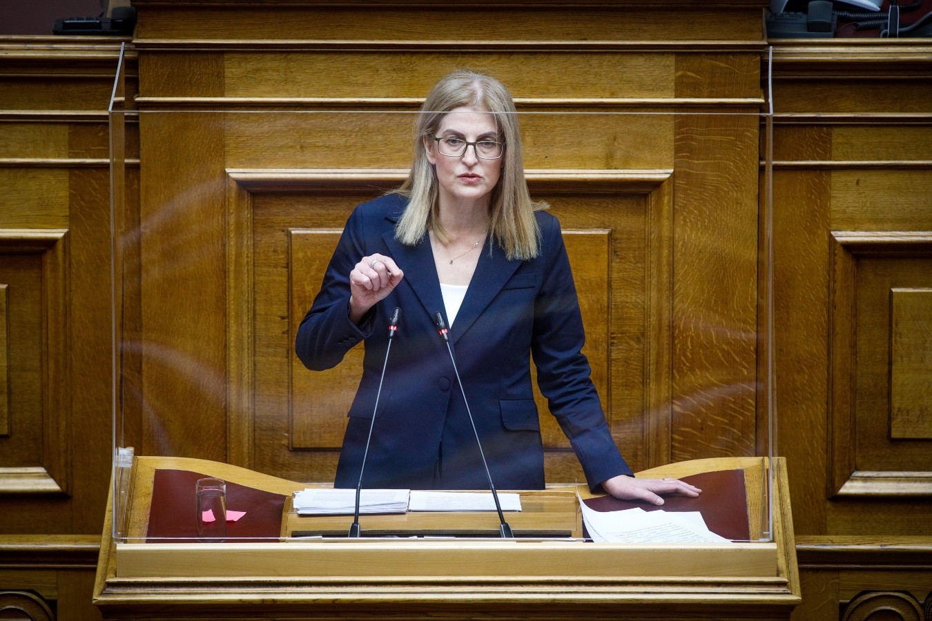 ΣΥΡΙΖΑ: Νέα επίθεση της Δ. Αυγέρη κατά της «Ομπρέλας» [vid]