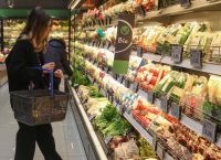 Πολυεθνικές ξεκινάνε εκπτώσεις στα προιόντα τους μετά τις πιέσεις της κυβέρνησης