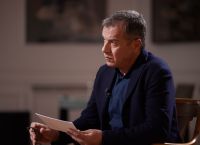 Θέση υπέρ του Κασσελάκη παίρνει ο Σταύρος Θεοδωράκης για τα “δύο αγόρια” και την παρένθετη μητέρα [vid]