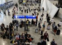 «Ελευθέριος Βενιζέλος» – Ατελείωτες ουρές στον έλεγχο διαβατηρίων [vid]