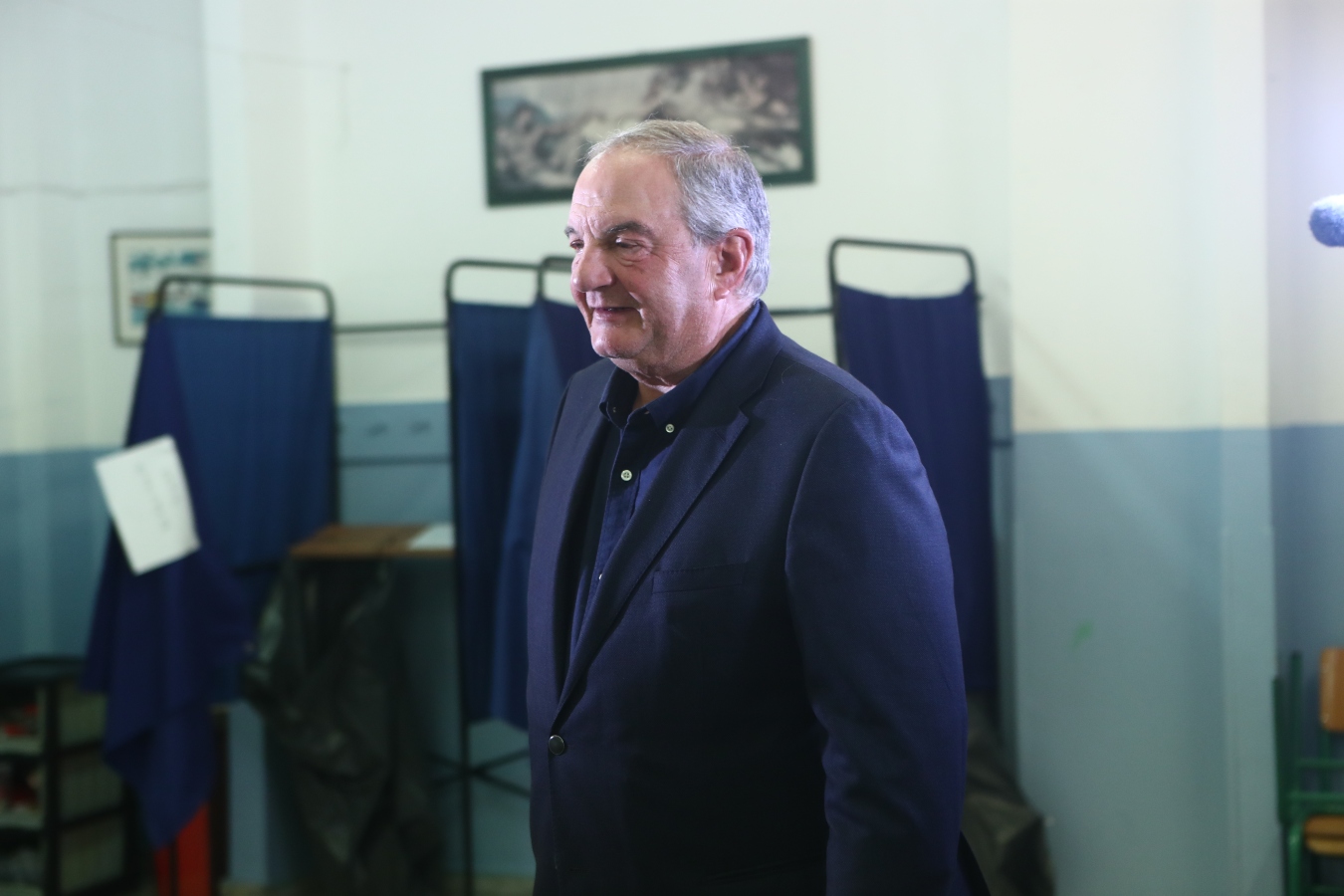 Αυτοδιοικητικές εκλογές: Ο Κώστας Καραμανλής ξέχασε την ταυτότητά του καθώς πήγαινε να ψηφίσει