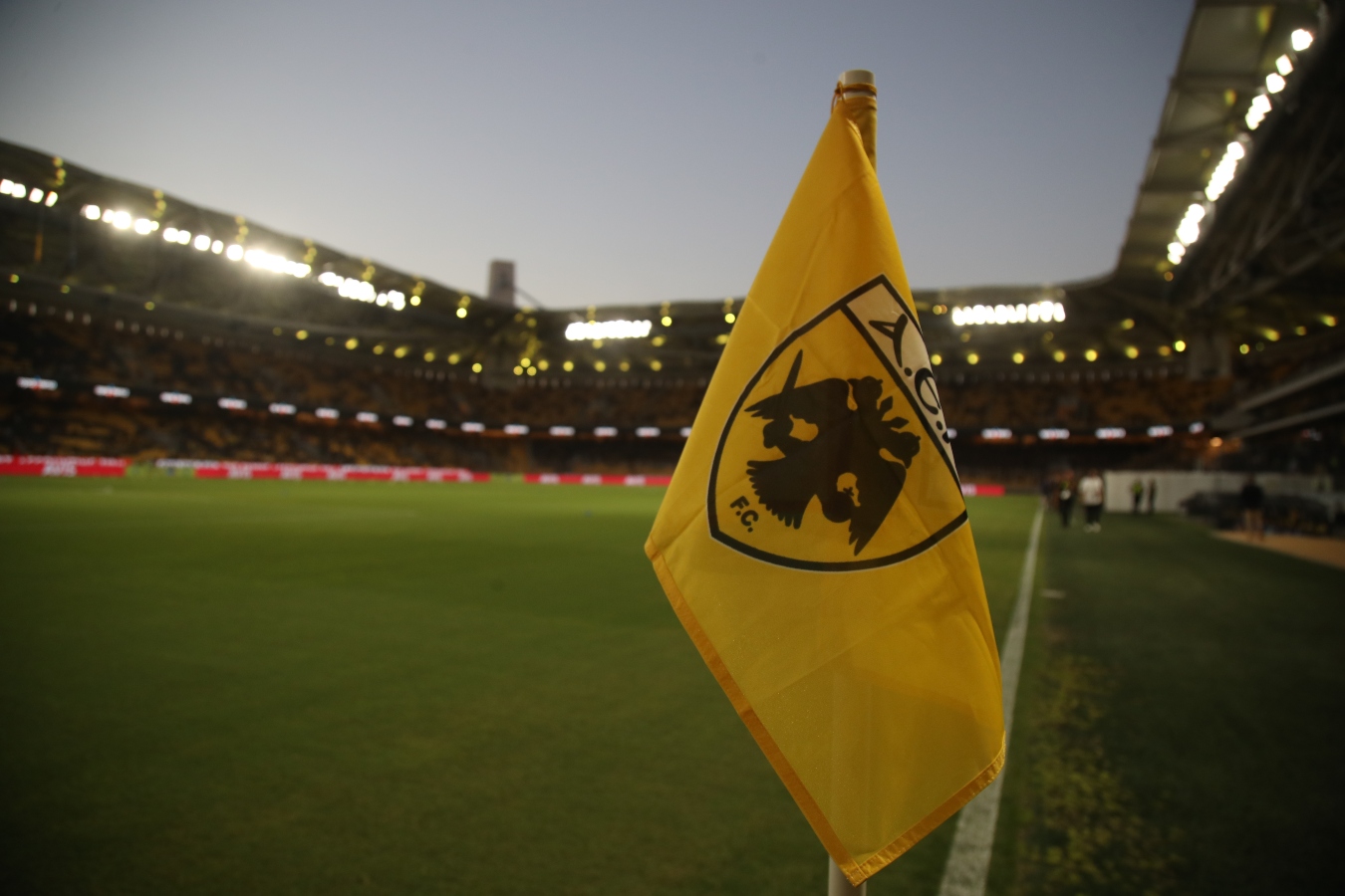 Μεγάλο πρόστιμο στην ΑΕΚ από την UEFA και κίνδυνος σοβαρής τιμωρίας [vid]