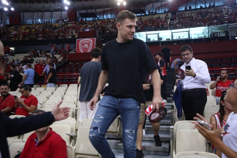 Η εντολή στον Βεζένκοφ: «Αν δεν πάρει ριμπάουντ πήγαινε στη γωνία» [vid]