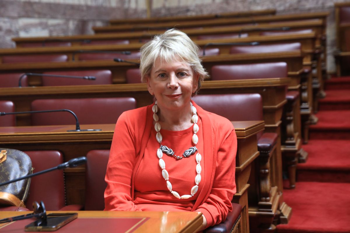 Έλενα Ακρίτα: «Αυτοί που υπονόμευσαν τον Τσίπρα, υπονομεύουν και τον Κασσελάκη»