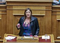 Κωνσταντοπούλου: «Golden Boy» ο Κασσελάκης – Όποτε ανοίγει το στόμα λέει κοτσάνα [vid]