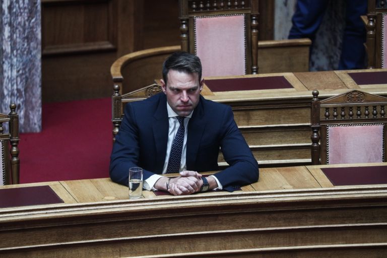 Κασσελάκης: Πρώτη φορά στην Ολομέλεια της Βουλής στην ομιλία του Σωκράτη Φάμελλου [vid]