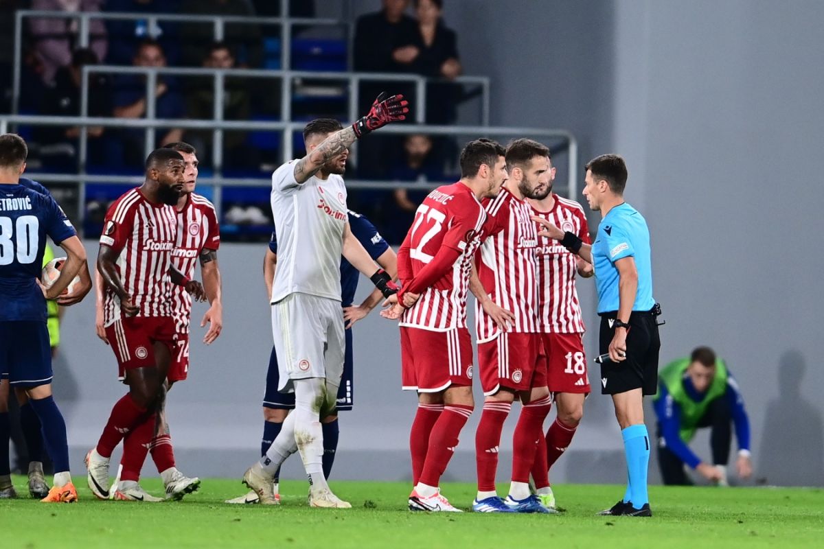 Η UEFA εκθέτει τον Μπενουά Μπαστιάν για την ανύπαρκτη κόκκινη στον Ντόι [vid]