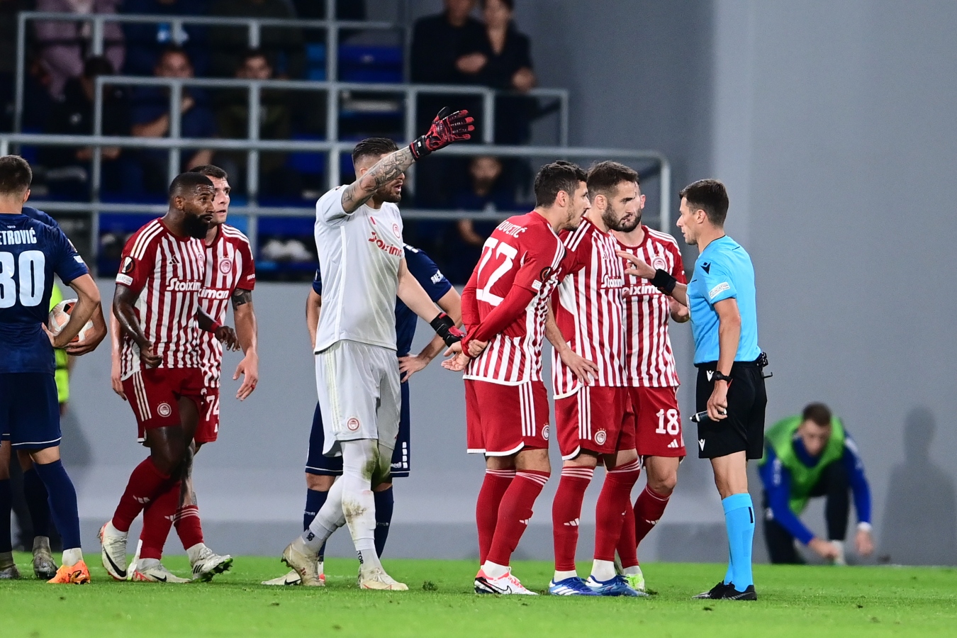 Η UEFA εκθέτει τον Μπενουά Μπαστιάν για την ανύπαρκτη κόκκινη στον Ντόι [vid]