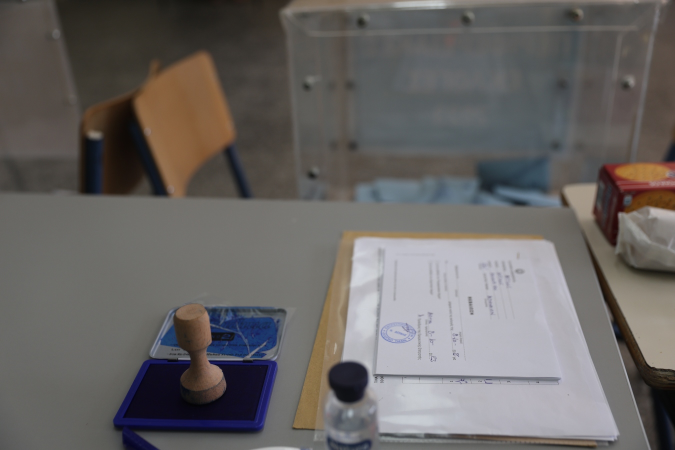 Αυτοδιοικητικές εκλογές: Στο 14,5% η συμμετοχή έως τις 11:30 [vid]