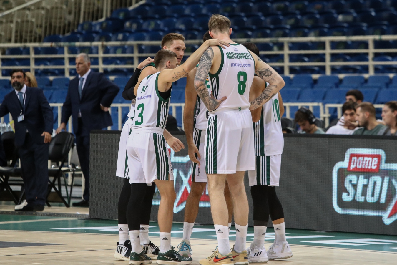 Ο Αταμάν μετά την… κατσάδα έστρωσε τους παίκτες του στη δουλειά! [vid]