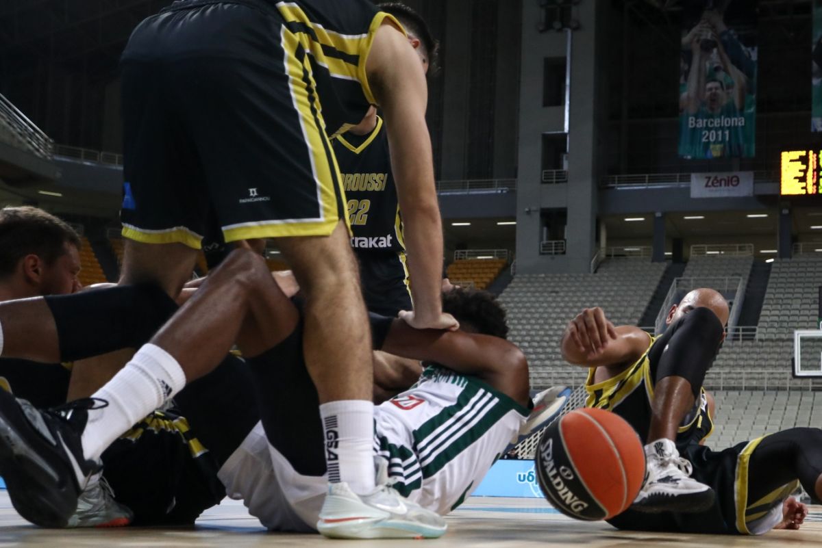 Παναθηναϊκός-Μαρούσι: Σύρραξη και αποβολή για Αντετοκούνμπο και Λούκοβιτς [vid]